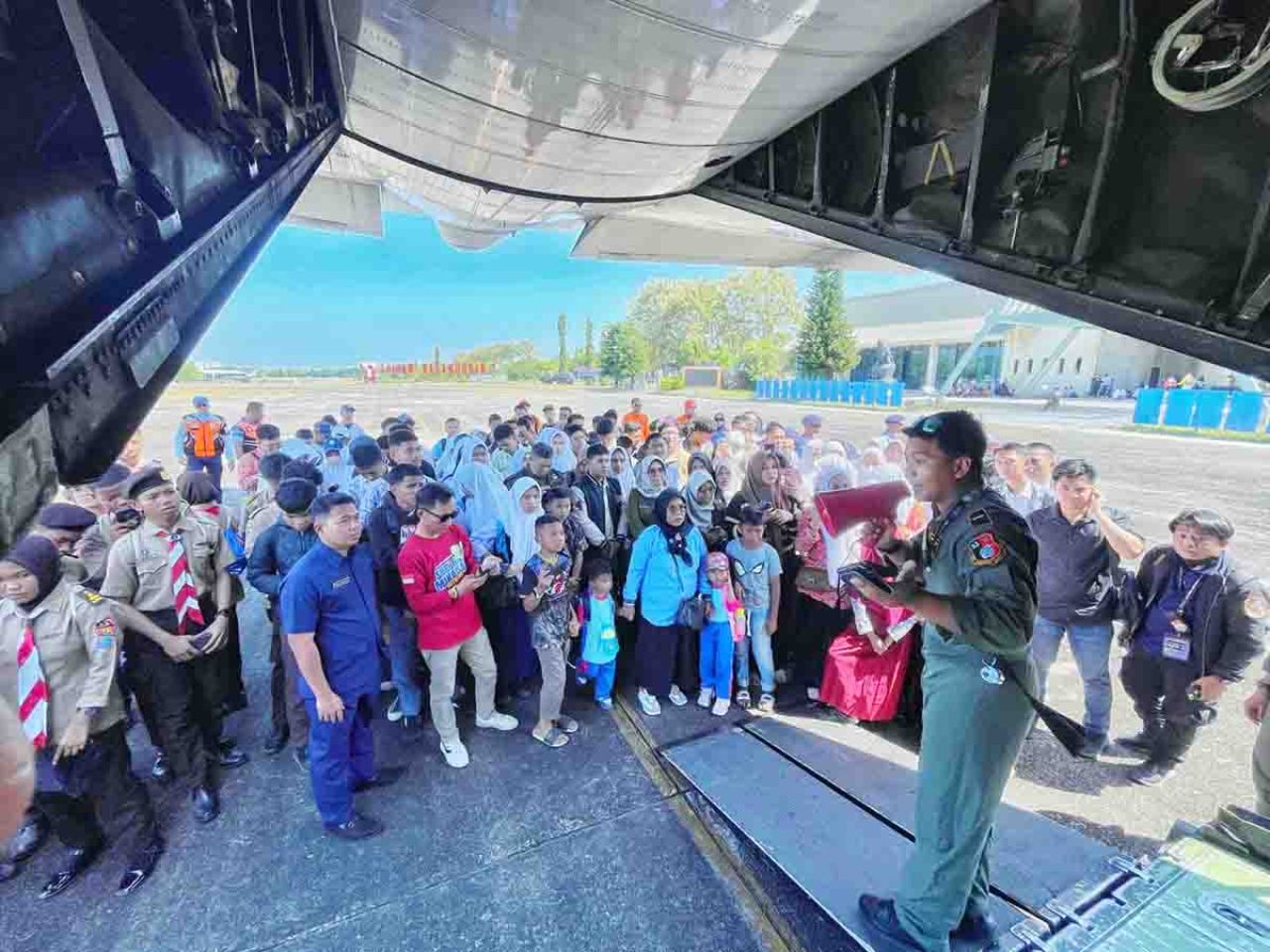 Joy Flight Pesawat Hercules AU A-1330