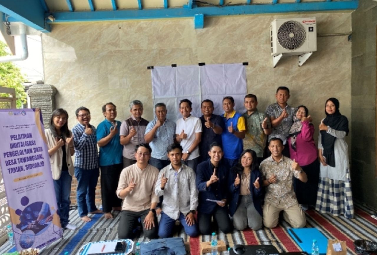 Peserta dan penyelenggara pelatihan di Desa Tawangsari