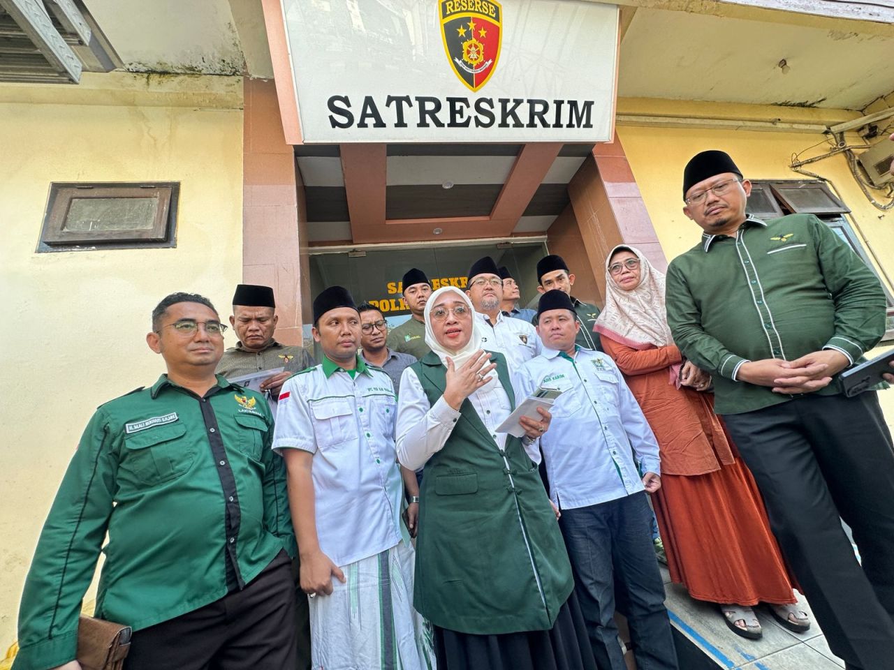 Kader PKB di Kabupaten Pasuruan saat melaporkan eks mantan Sekjen PKB, Lukman Edy ke Polisi