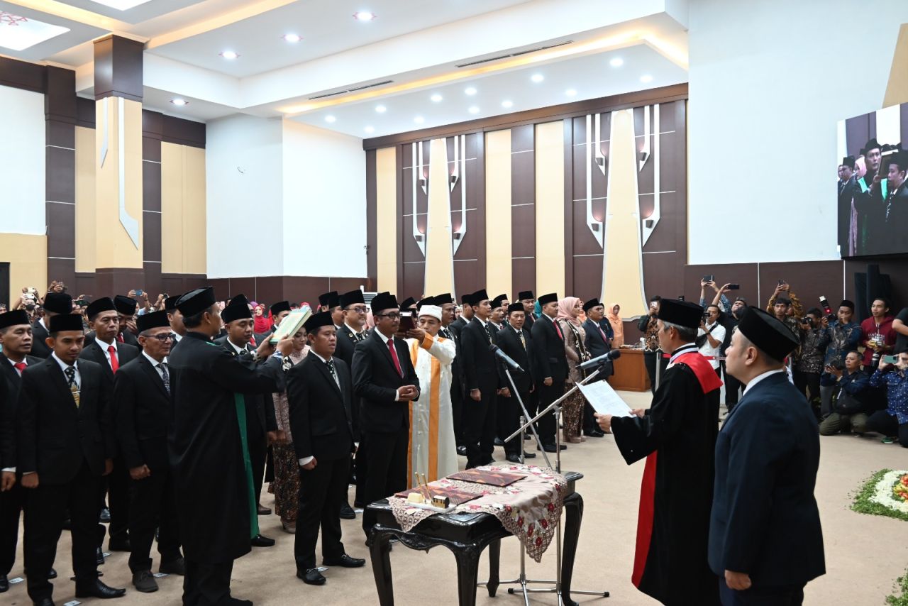 Momen pelantikan 50 anggota DPRD Kabupaten Pasuruan periode 2024-2029