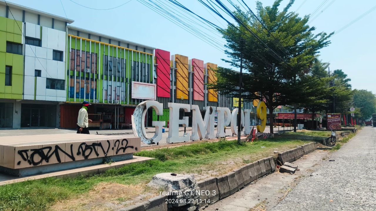 Sejumlah pemilik cafe di Ruko Gempol 9 belum bayar pajak retribusi ke Pemkab Pasuruan 