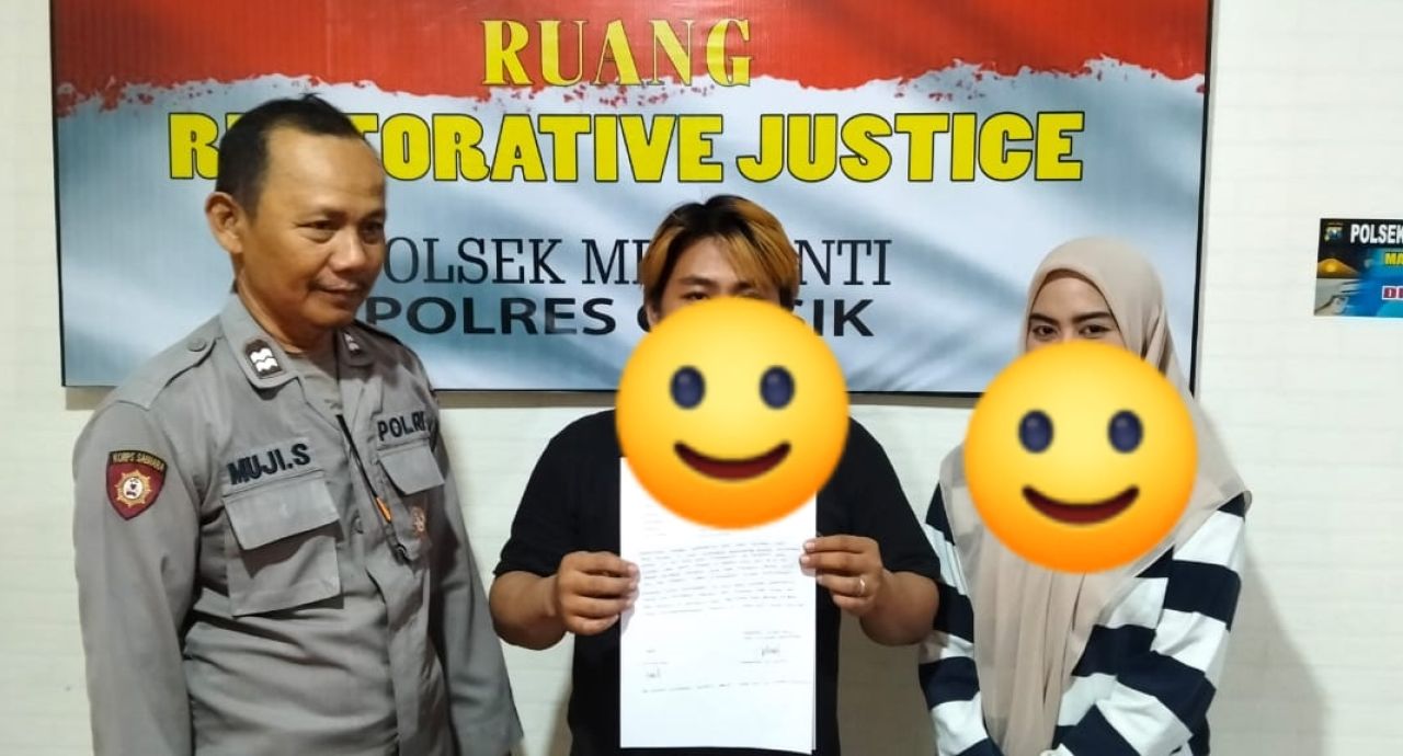 Sepasang suami istri yang terlibat KDRT di SPBU Bringkang, usai klarifikasi di Polsek Menganti