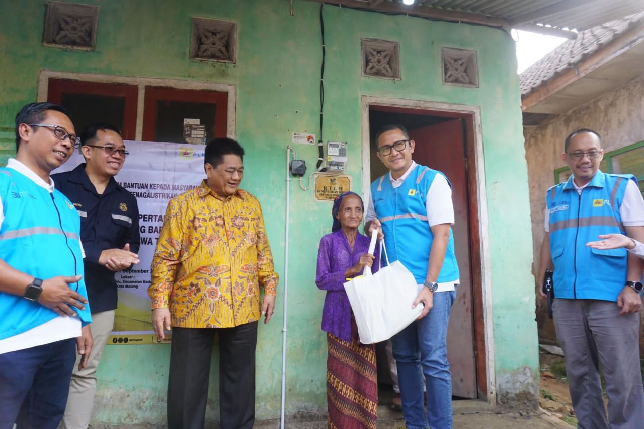 Penyalaan pertama program BPBL Provinsi Jawa Timur di Kecamatan Kedungkandang