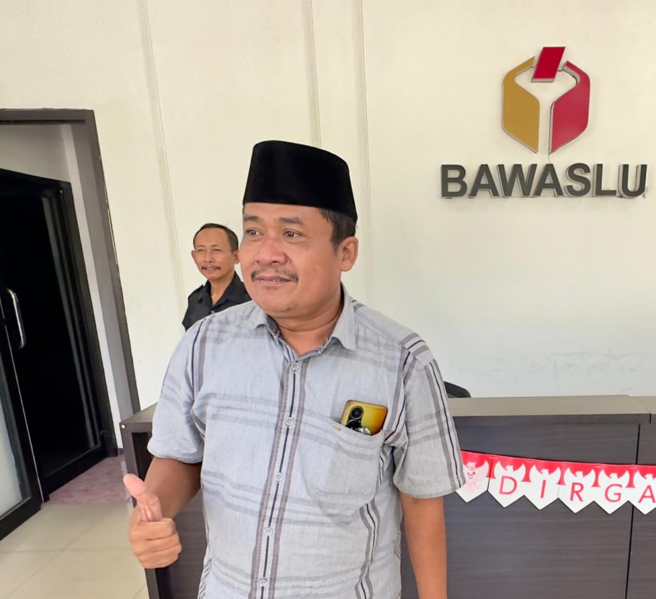 Sonhaji, Ketua PPDI Kabupaten Pasuruan usai diperiksa Bawaslu