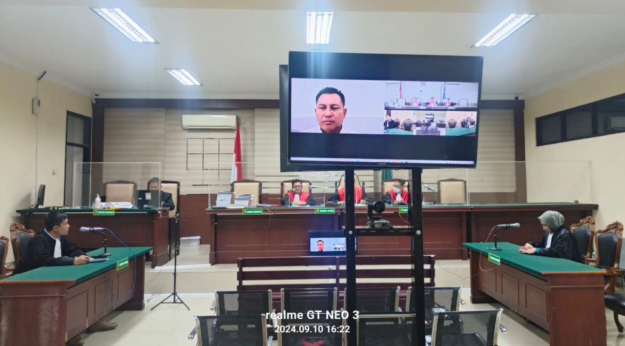 Suasana sidang perkara pemotongan dana insentif pegawai BPKPD dengan terdakwa Akhmad Khasani