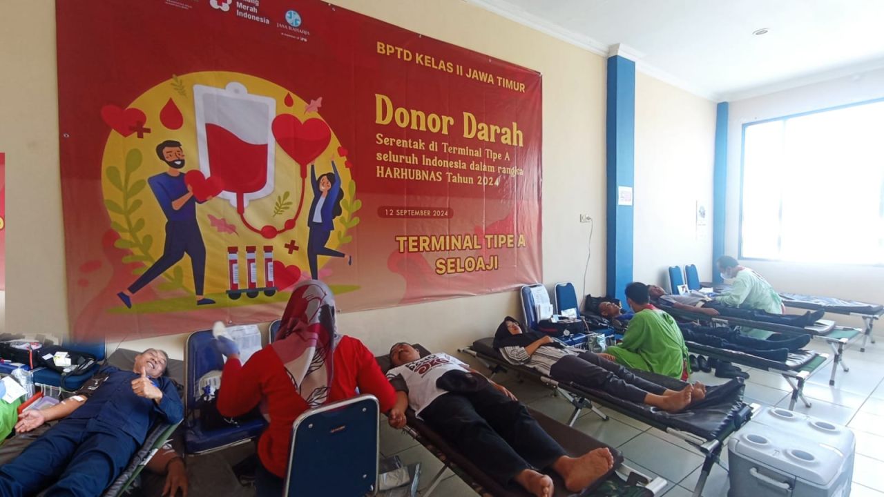 Momentum Hari Perhubungan Nasional 2024 Terminal Seloaji Ponorogo Gelar Donor Darah