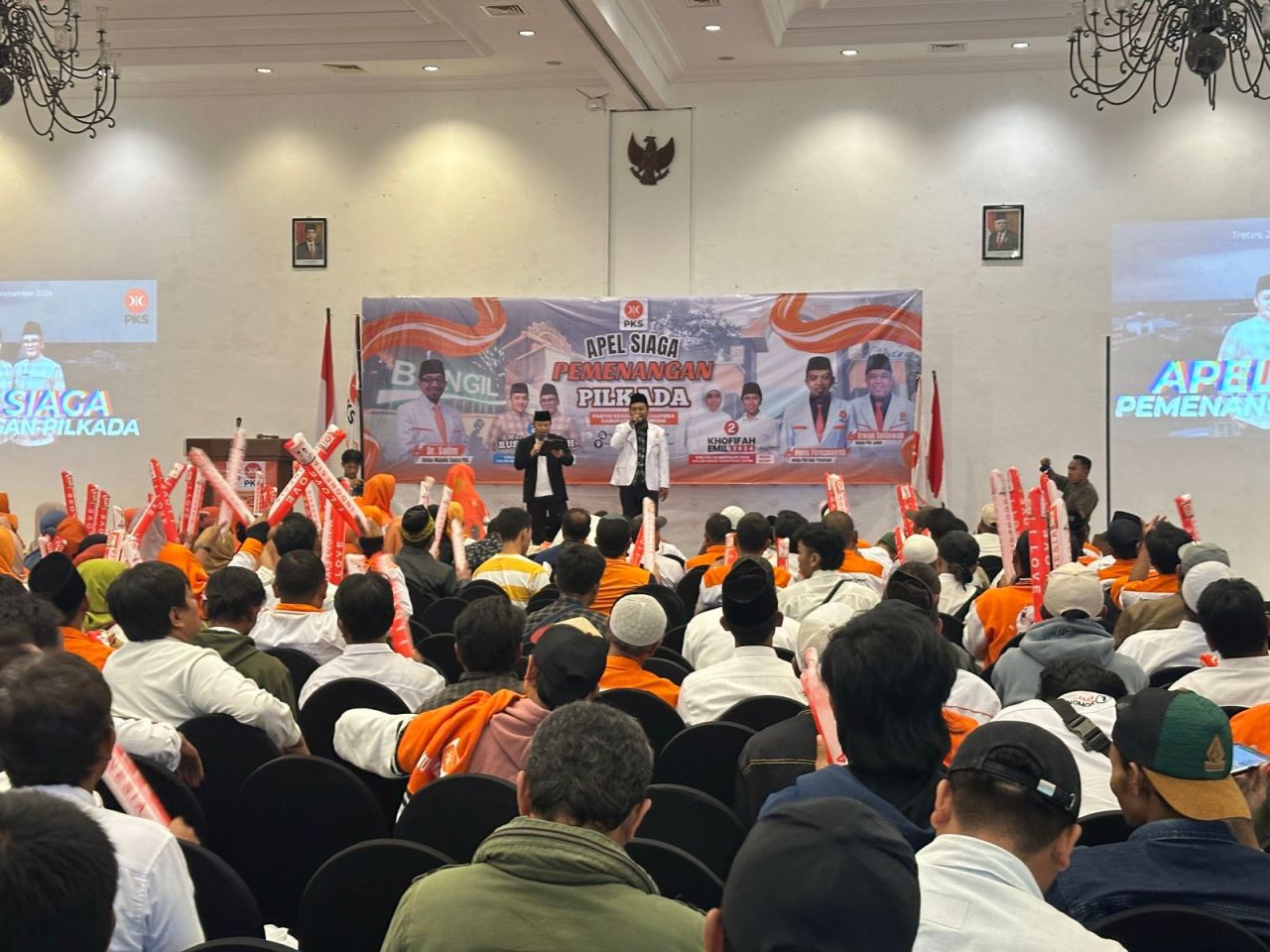 Ratusan Kader PKS mengucapkan ikrar siap menangkan pasangan RUBIH di Pilkada Pasuruan.