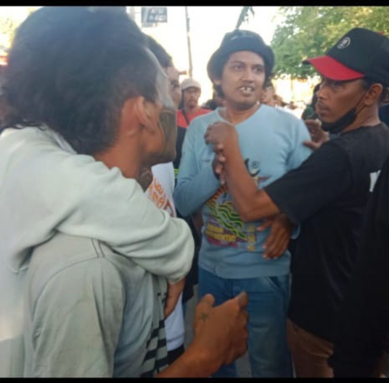 Kericuhan di sekitar acara Sedekah Bumi dan Kirab Budaya di Desa Sidowungu