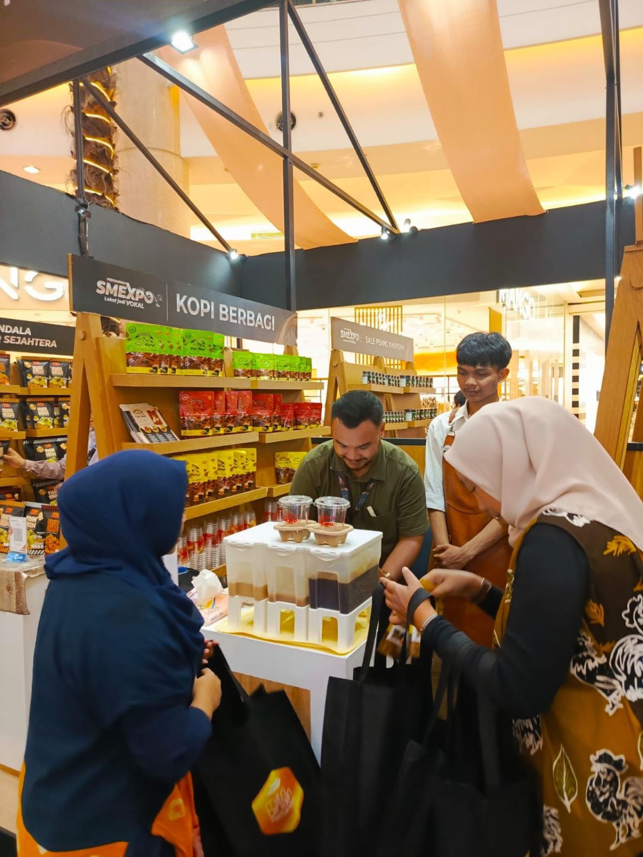 14 Mitra Binaan Pertamina Patra Niaga Regional JBB Ikut Ramaikan Pameran Nasional SMEXPO 2024