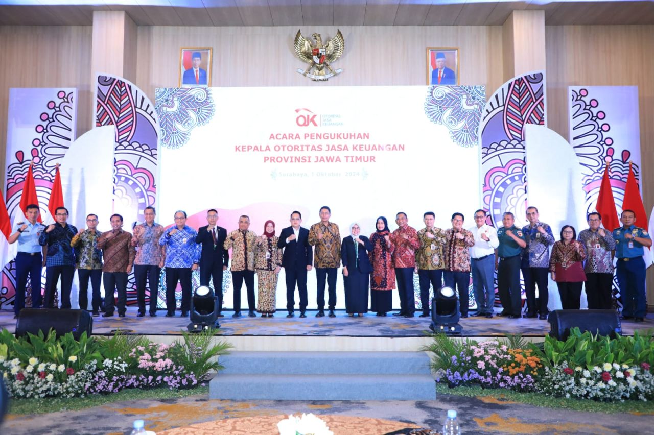 Pengukuhan Kepala OJK Jatim