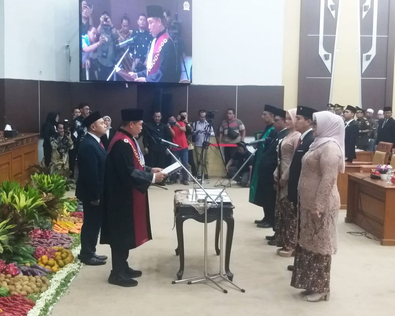 Tiga pimpinan DPRD Kabupaten Pasuruan dilantik dan disumpah