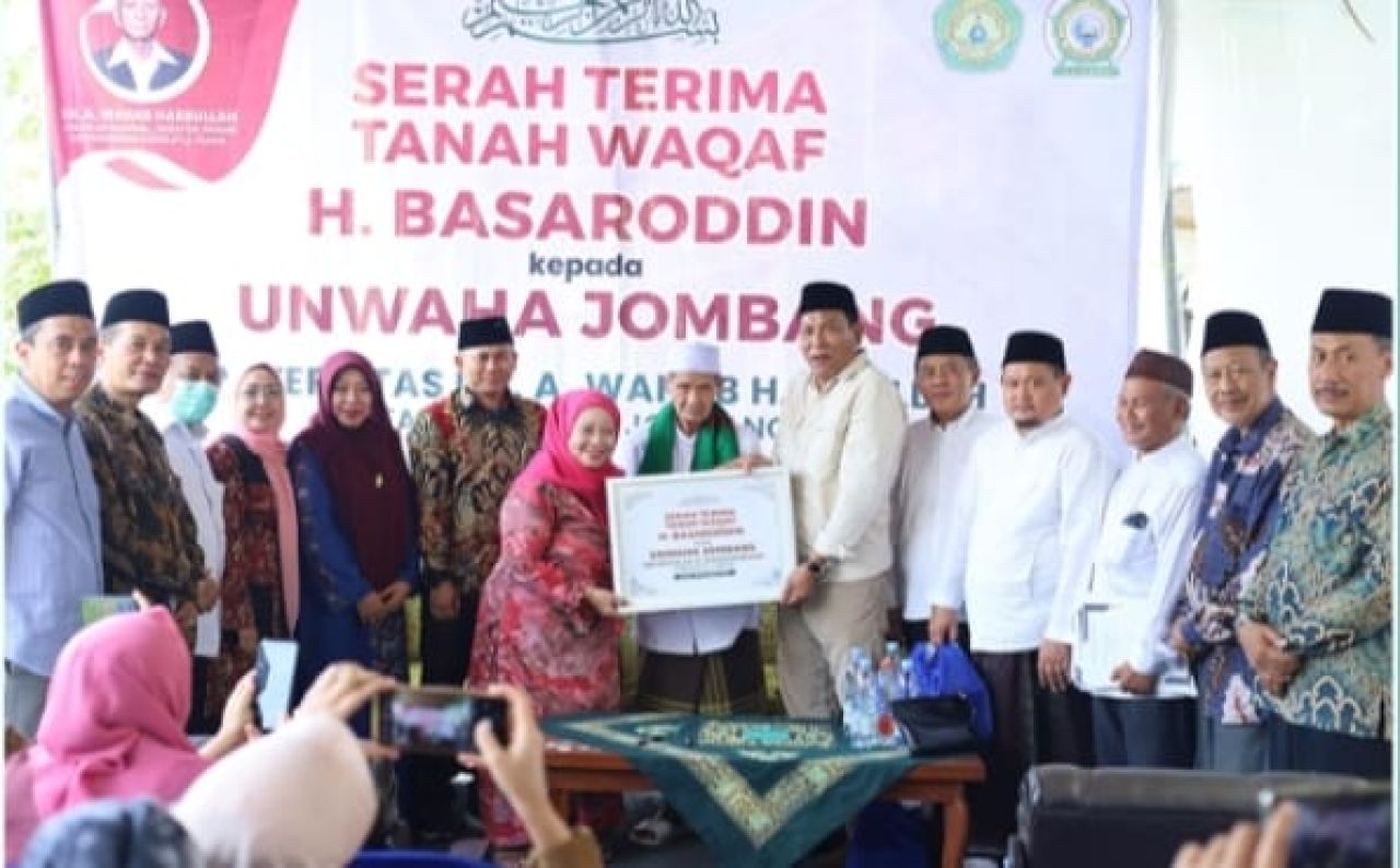 Serah Terima Tanah Wakaf H.Basaroddin Bersama Unwaha Jombang