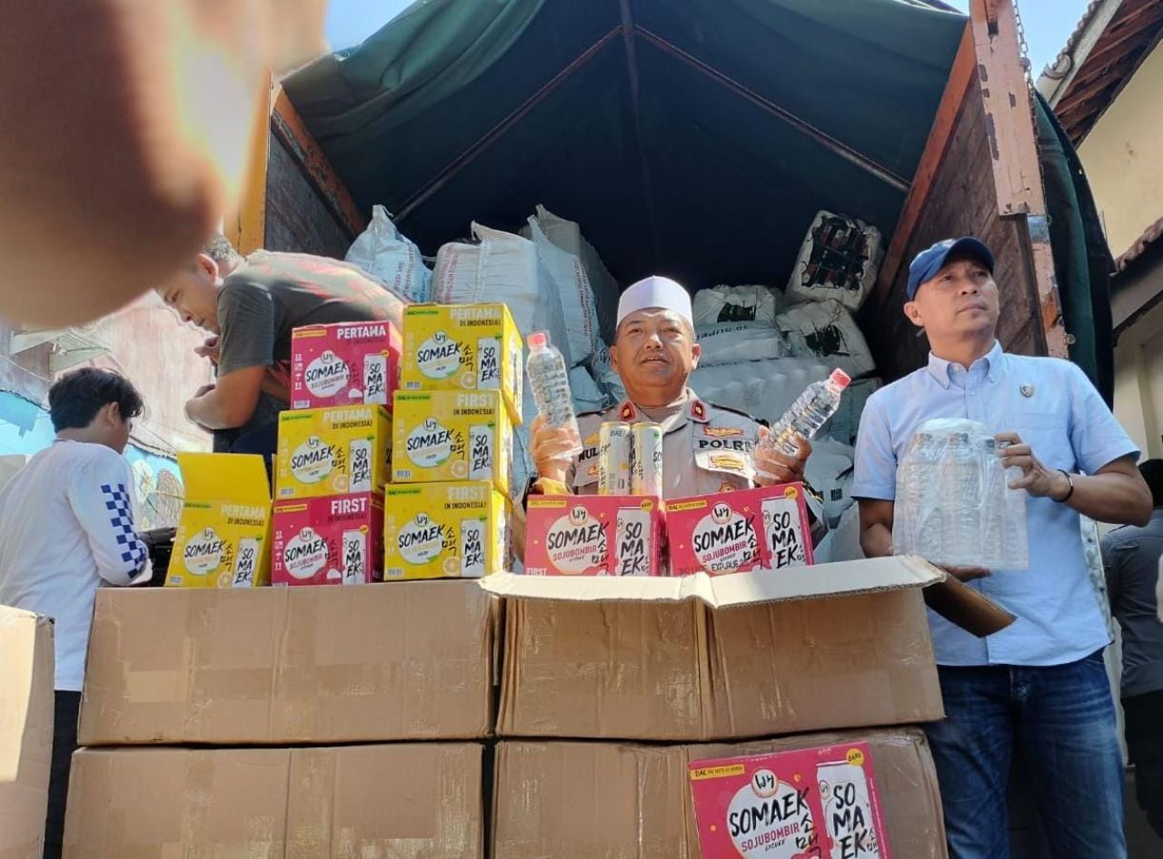 Petugas berhasil amankan botol miras