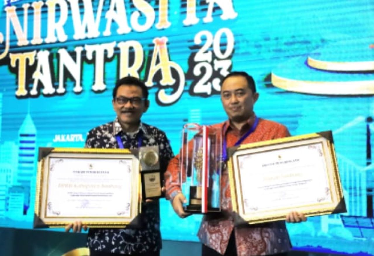 Kali Pertama Kepala Daerah dan Pimpinan DPRD Menerima Penghargaan Green Leadership Nirwasita Tantra
