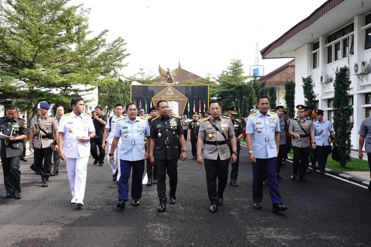 Ini Pesan Kapolri Saat Penutupan Dikreg Angkatan LII Sesko TNI
