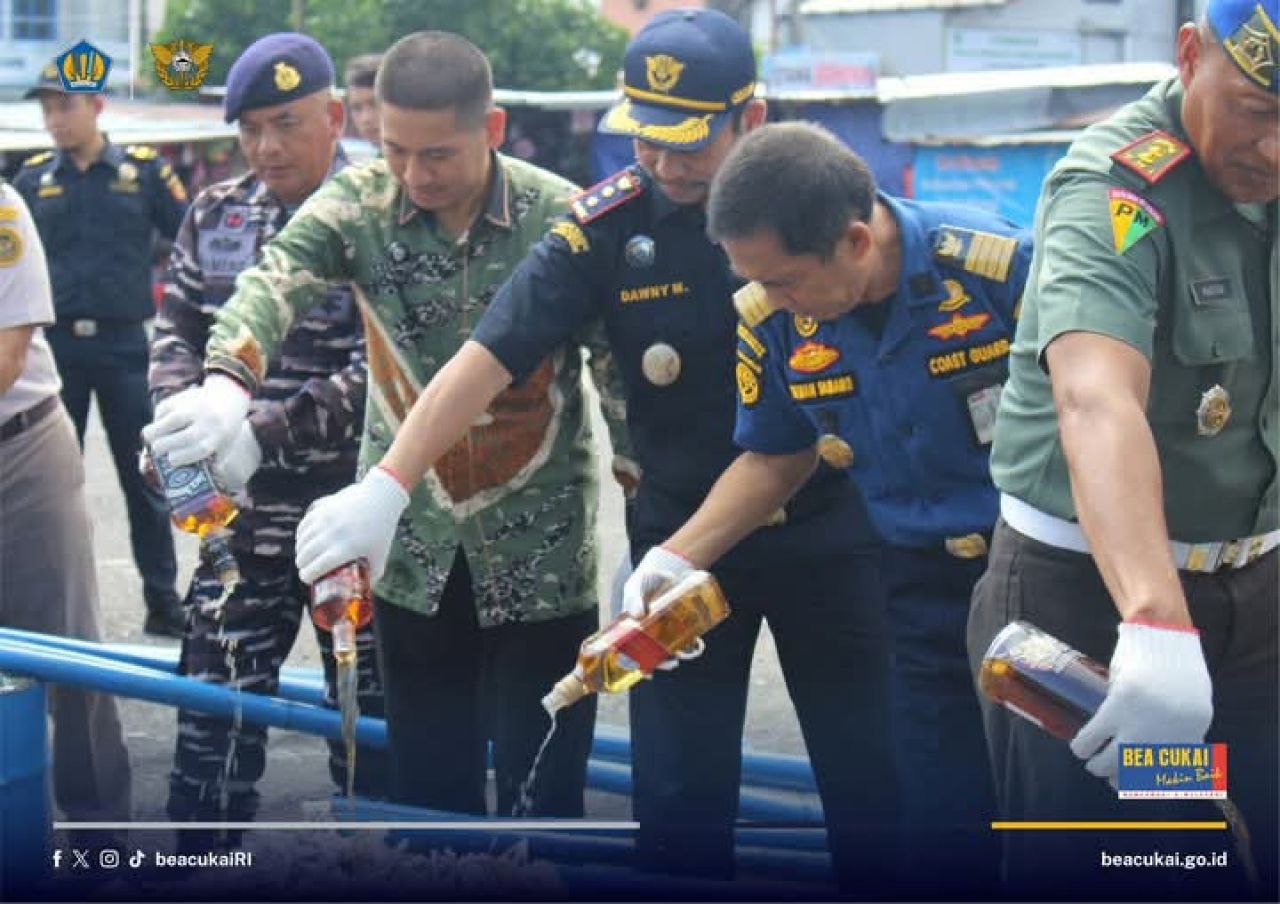 Pemusnahan barang ilegal