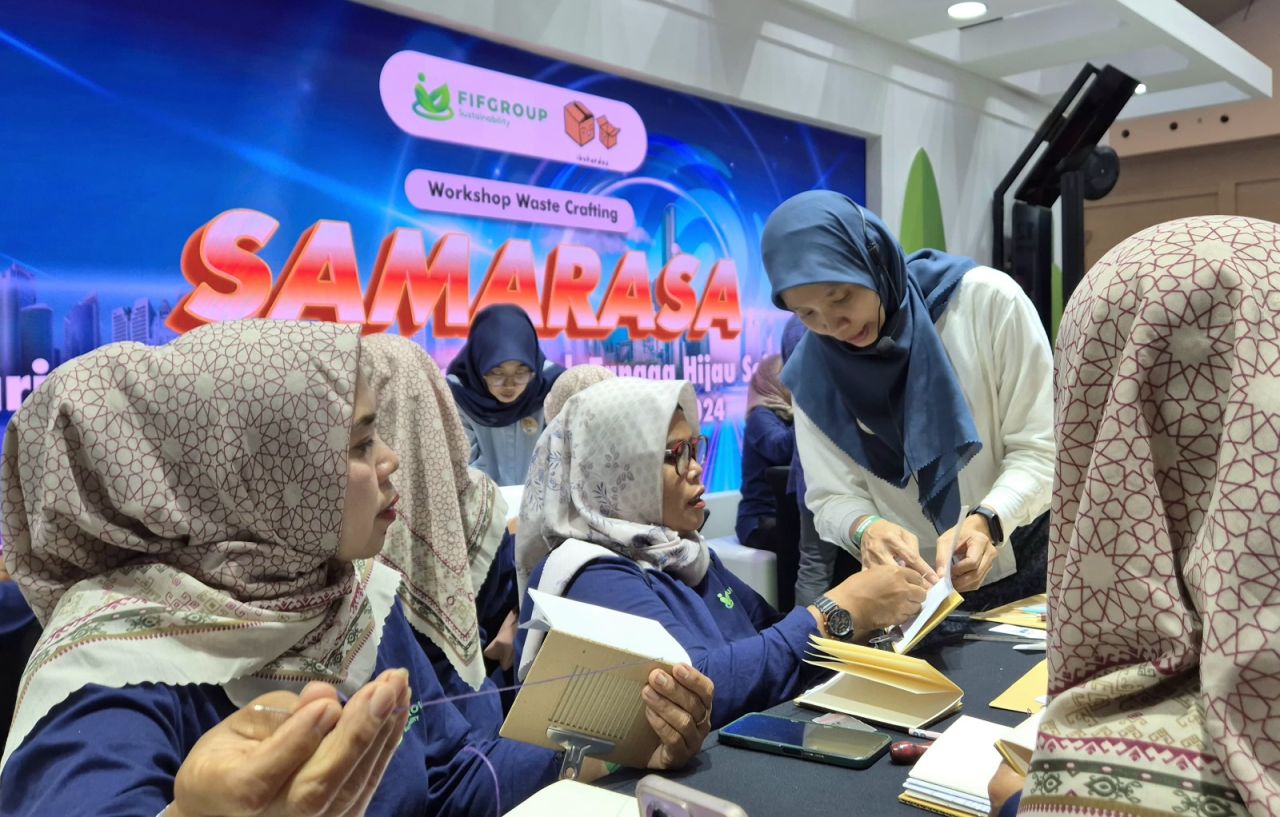 Program Keberlanjutan IMOS 2024: FIFGROUP Gelar Workshop Waste Crafting dan Berikan Bantuan Renovasi Sekolah