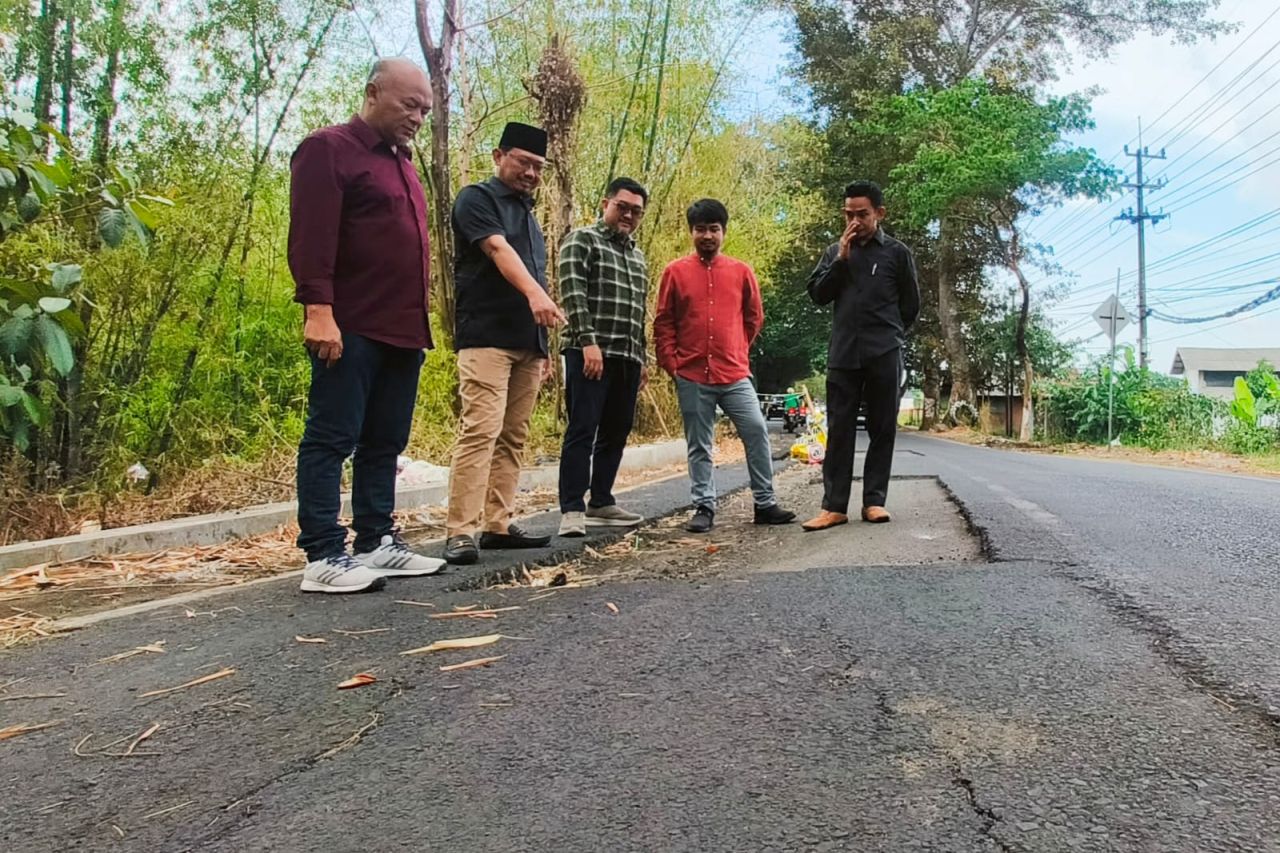 Komisi III DPRD Kabupaten Pasuruan sidak ke kelokasi proyek jalan jadi biang kecelakaan