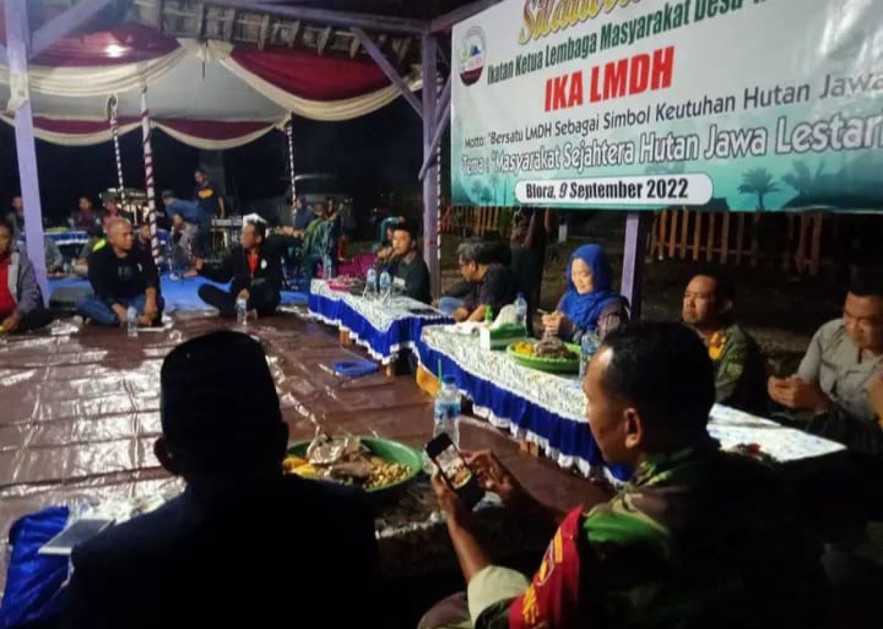 Diskusi IKA LMDH Di Hutan Blora Jawa Tengah