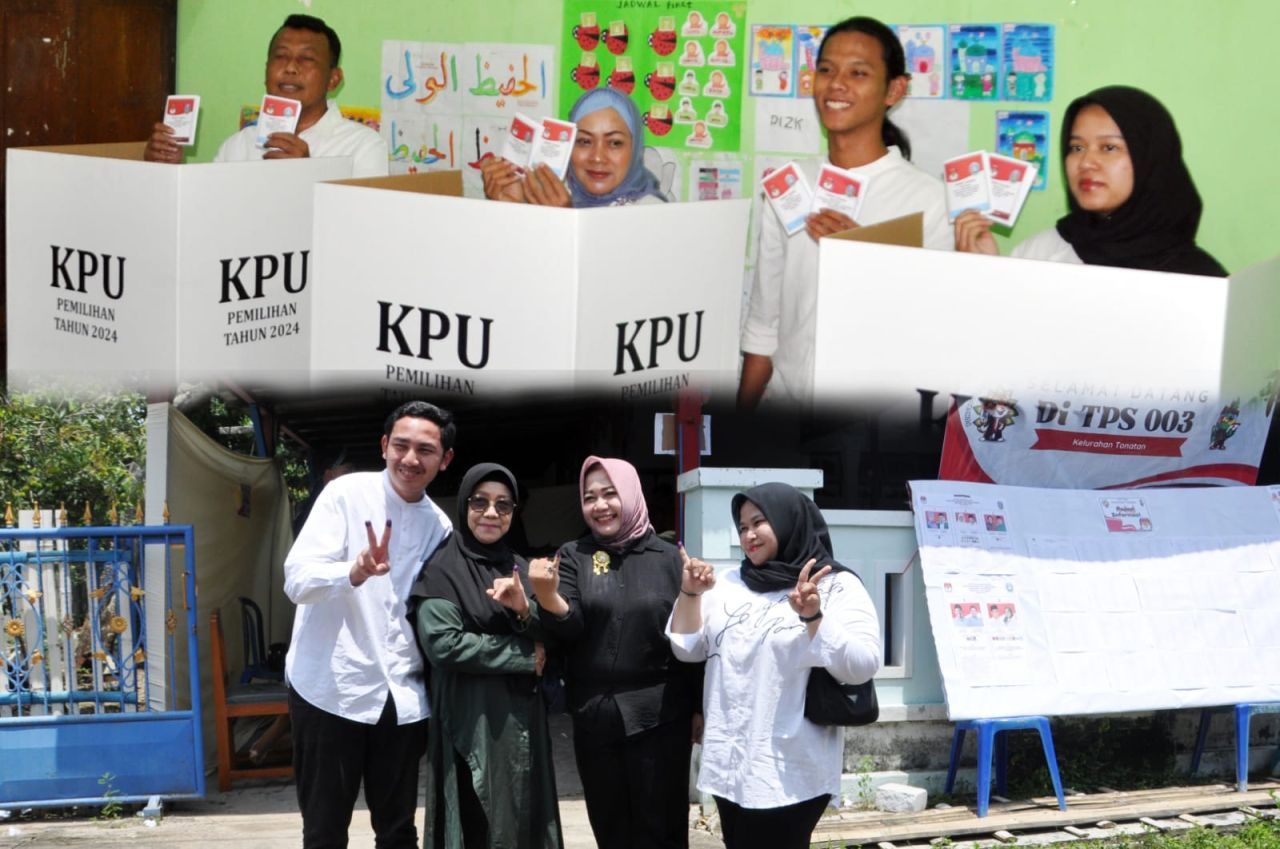 Sugiri Bersama Keluarga Coblos Di TPS 2 Kelurahan Mangkujayan Ponorogo.