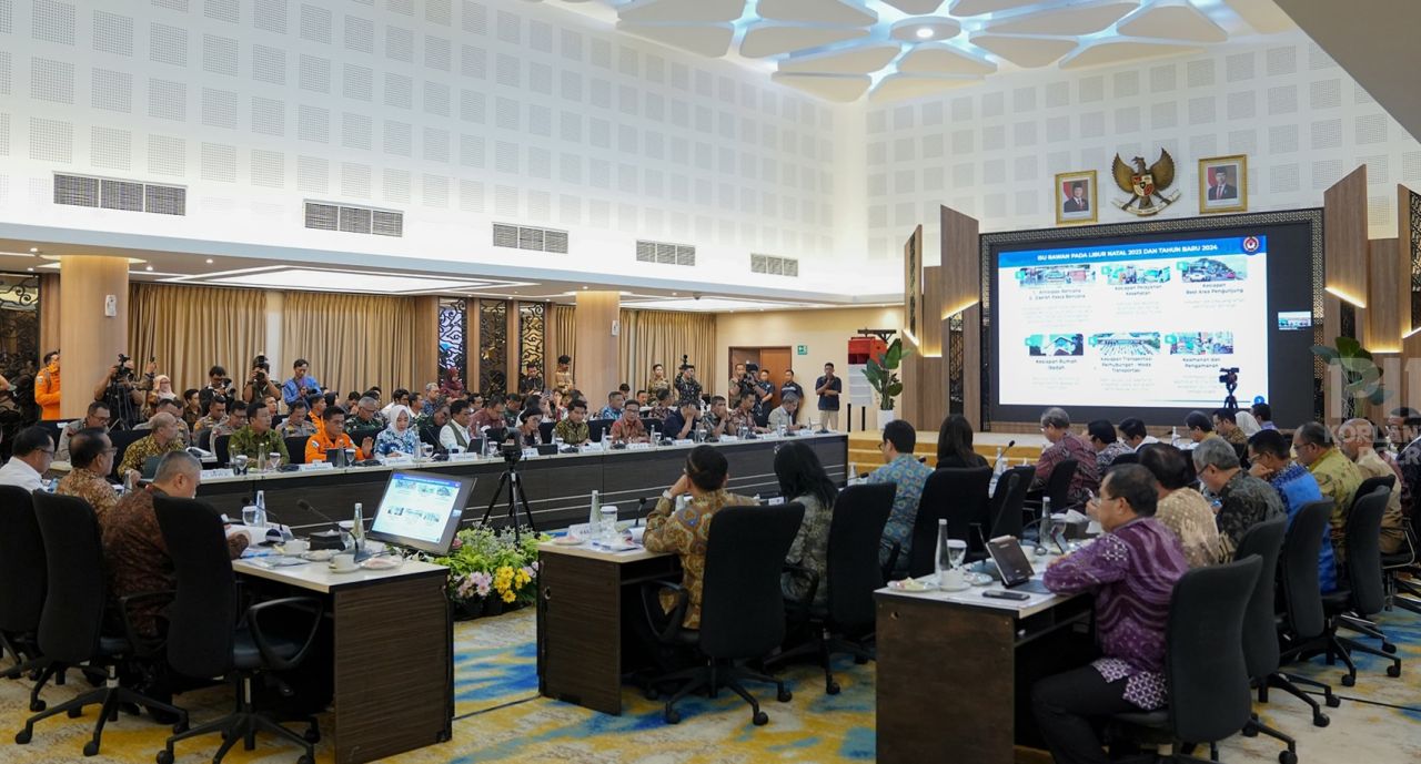 Rapat Persiapan Nataru 2025, Pemerintah Fokus pada Keamanan dan Kelancaran Arus Mudik