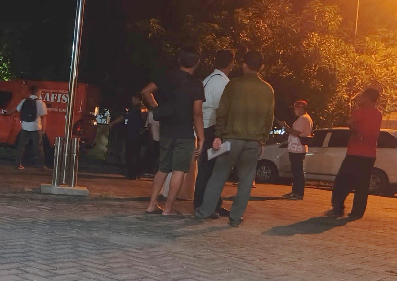 Penyidik Polres Pasuruan saat gelar TKP di Polsek Bangil