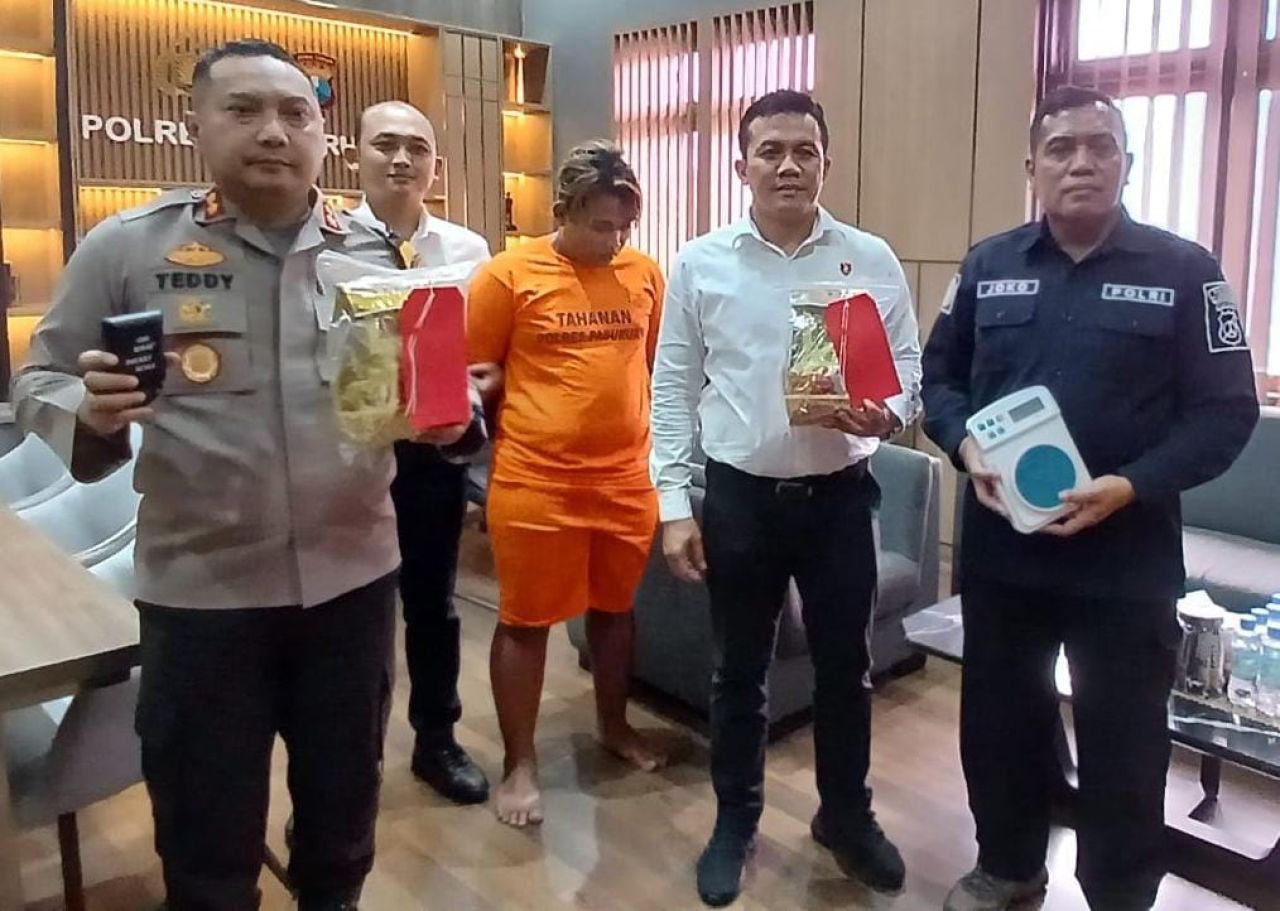 Gusti Ari Sandi Tersangka Narkoba berhasil diamankan petugas dengan BB 2 kg