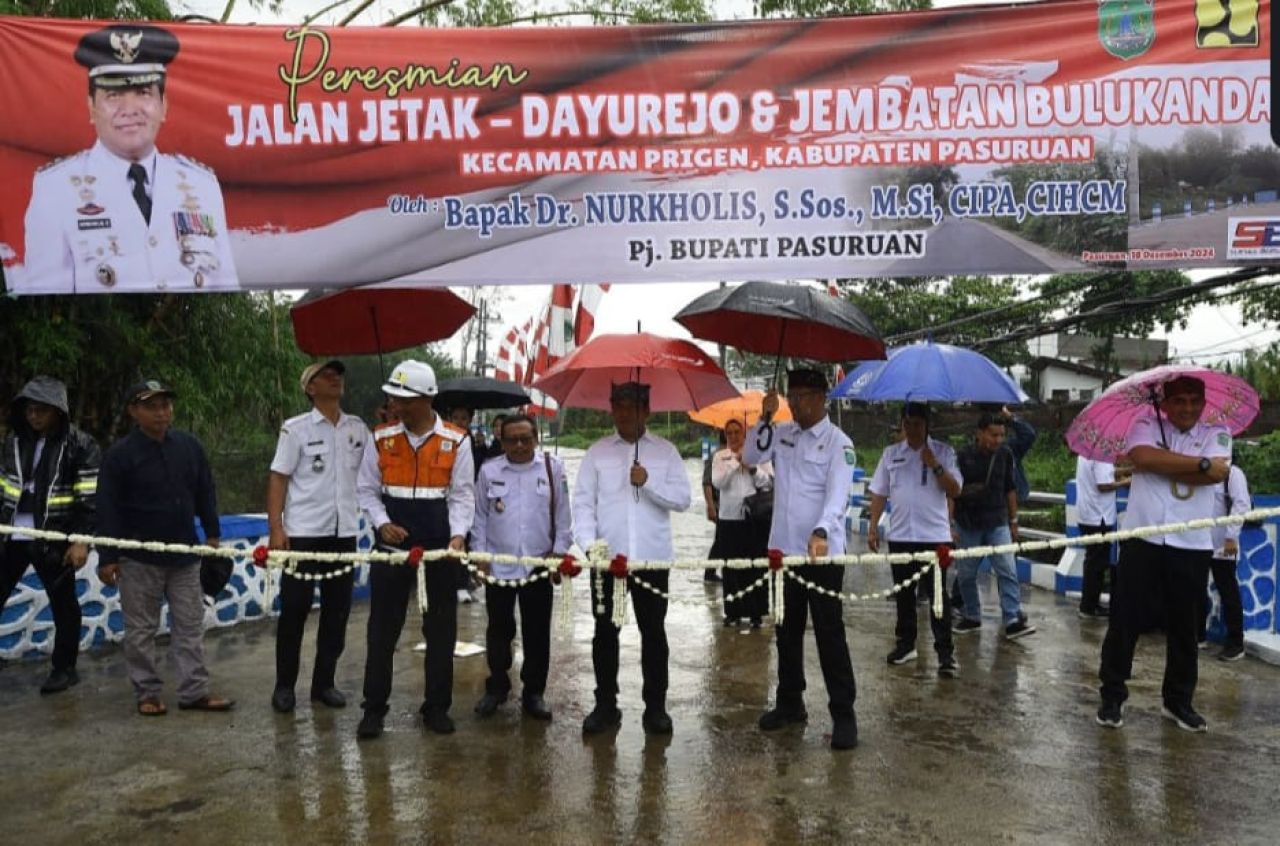 Pj Bupati Pasuruan Nurkholis meresmikan dua proyek yang sempat disorot Kejaksaan dan DPRD Kabupaten Pasuruan
