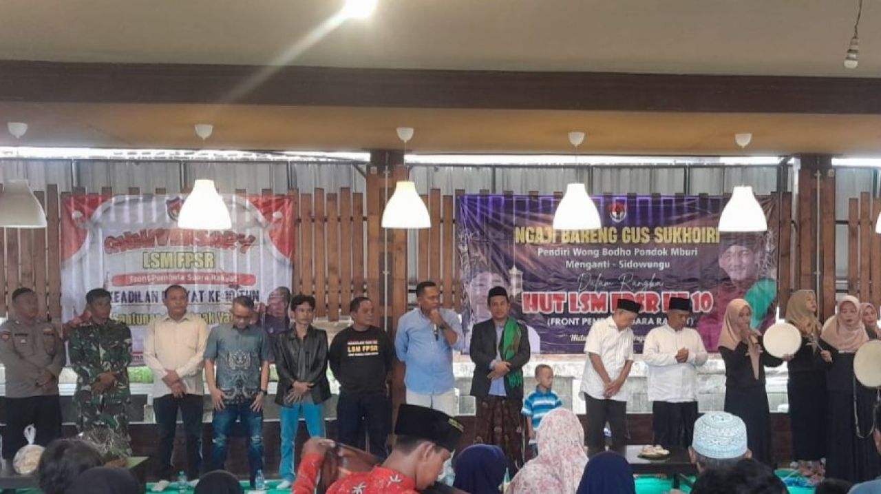 Santunan anak yatim di HUT LSM FPSR ke-10