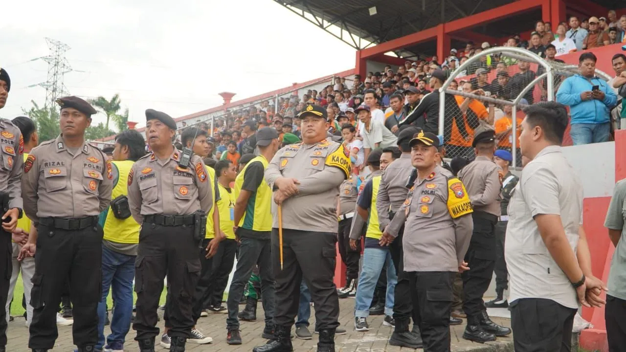 Persekabpas Vs Tornado FC. Kapolres Pasuruan Fokus Pengamanan Penonton