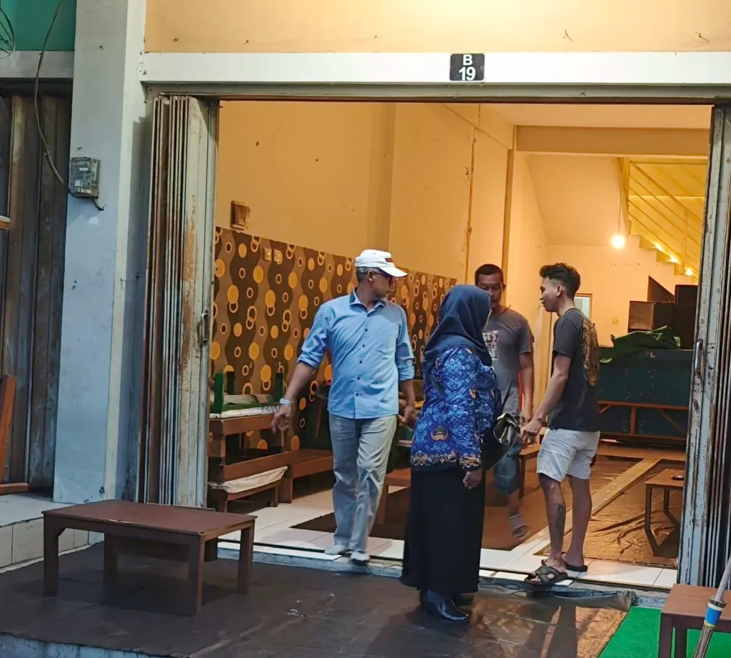 Merasa Wilayahnya "Dinjak-Injak" Pemilik Warkop Plus. Warga Nogosari Desak Kades Lapor Balik Ke Polisi