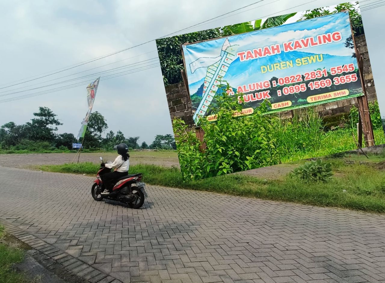 Lokasi lahan eks persawahan diwilayah Desa Durensewu dibuat bisnis kavling diduga belum memiliki izin