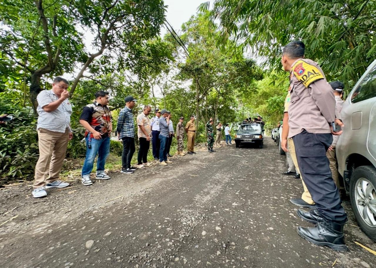 Komisi III bersama OPD sidak jalan rusak di wilayah Winongan
