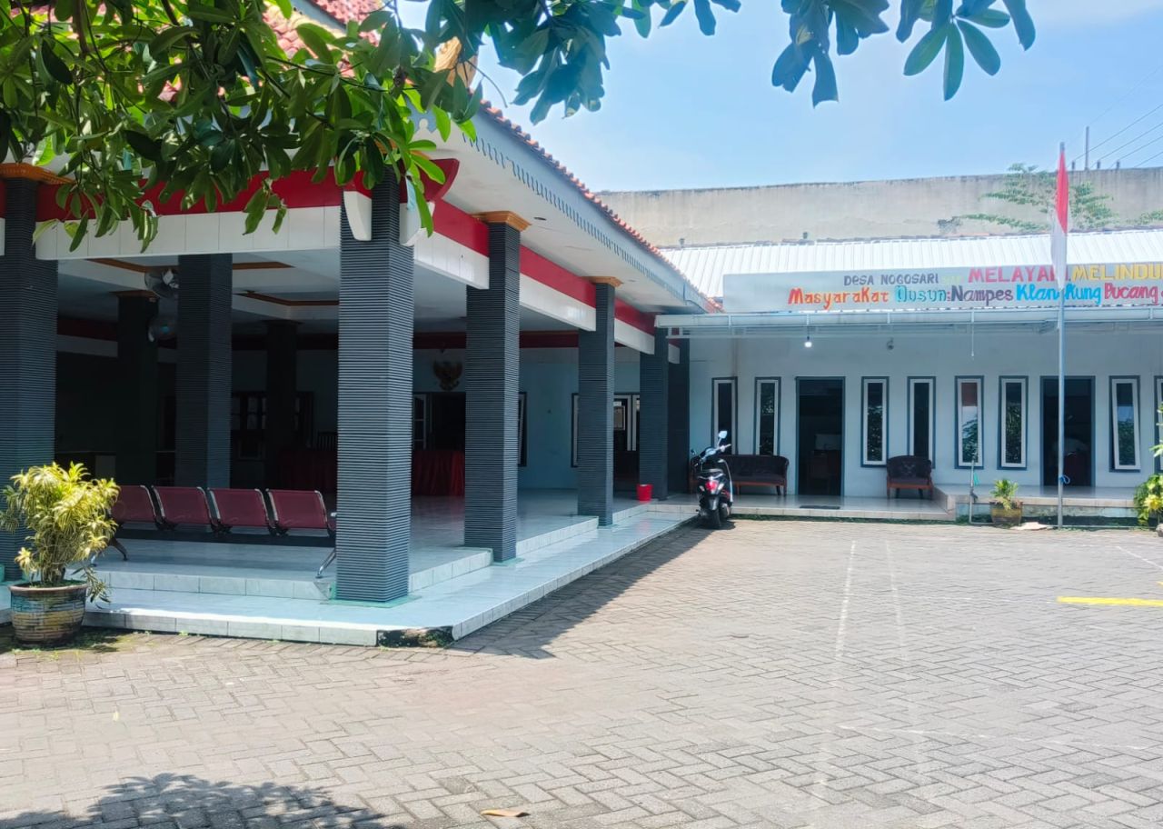 Suasana kantor balai desa nogosari nampak sepi. Kades Nogosari tidak nampak dikantor