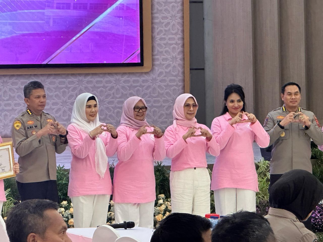 Pembentukan pengurus program Pink Sehati Polda Jatim.