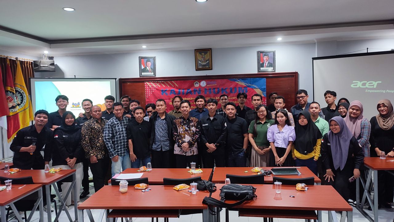 Peserta dan narasumber kajian Hukum saat photo bersama (ist)