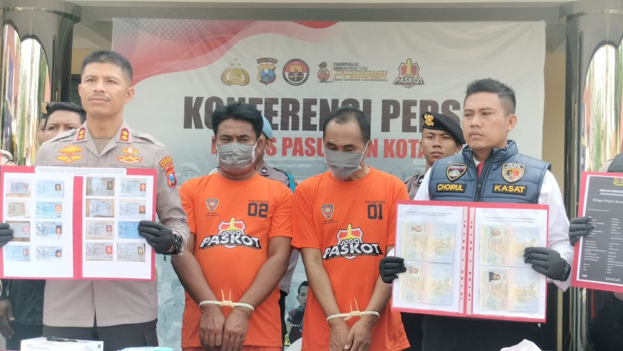 Dua tersangka berhasil diamankan petugas saat pengiriman PMI Ilegal