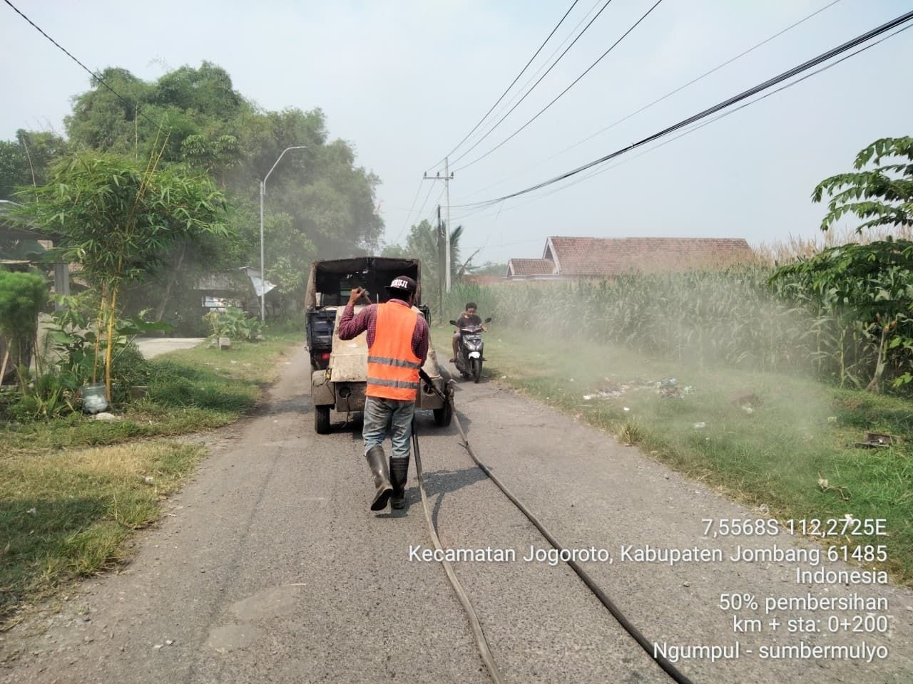 Proyek Jalan Hotmix Desa Ngebul saat pelaksaan pengerjaan yang lalu