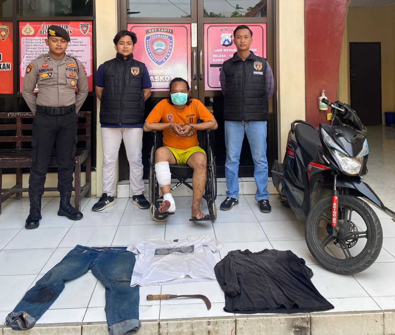Pelaku jambret sadis diamankan petugas beserta barang buktinya