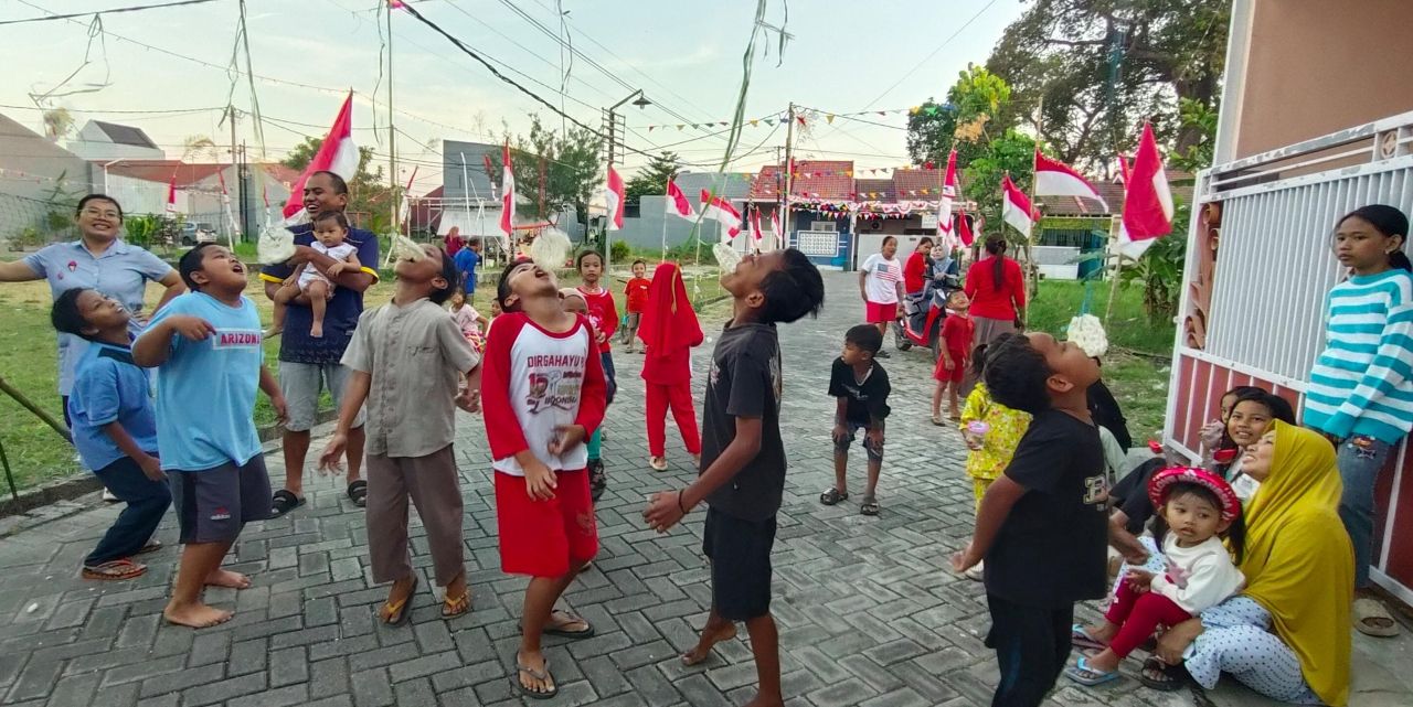 Keceriaan lomba makan krupuk