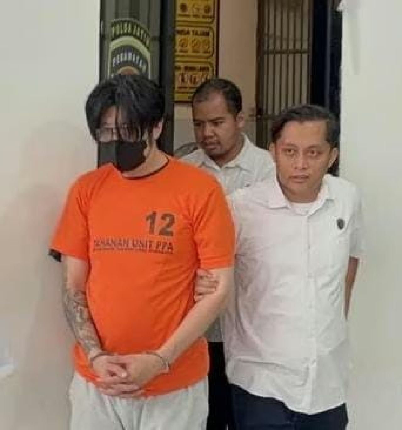 Tersangka kekerasan dalam rumah tangga (KDRT) pria inisial AAS (40) (ist)