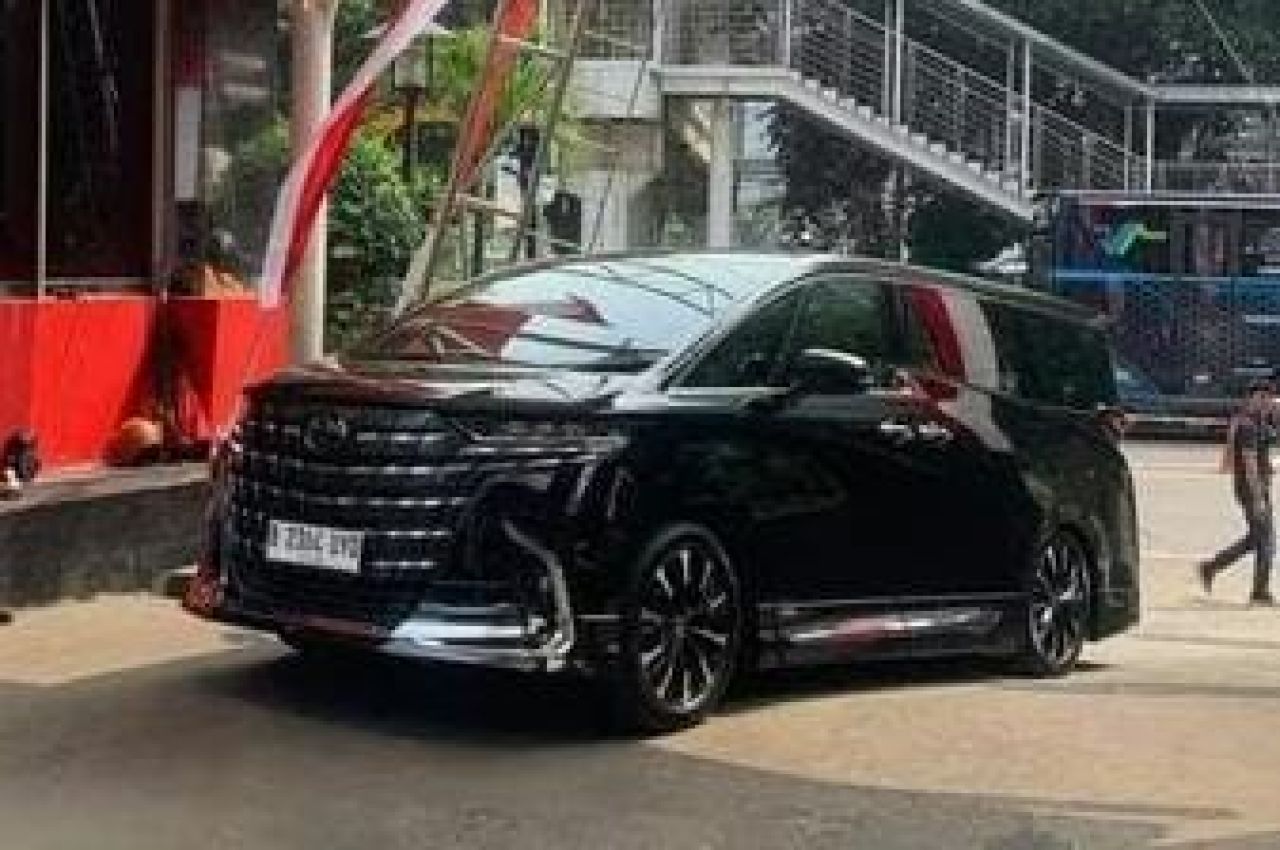Mobil Toyota Alphard Noel yang disita KPK (ist)
