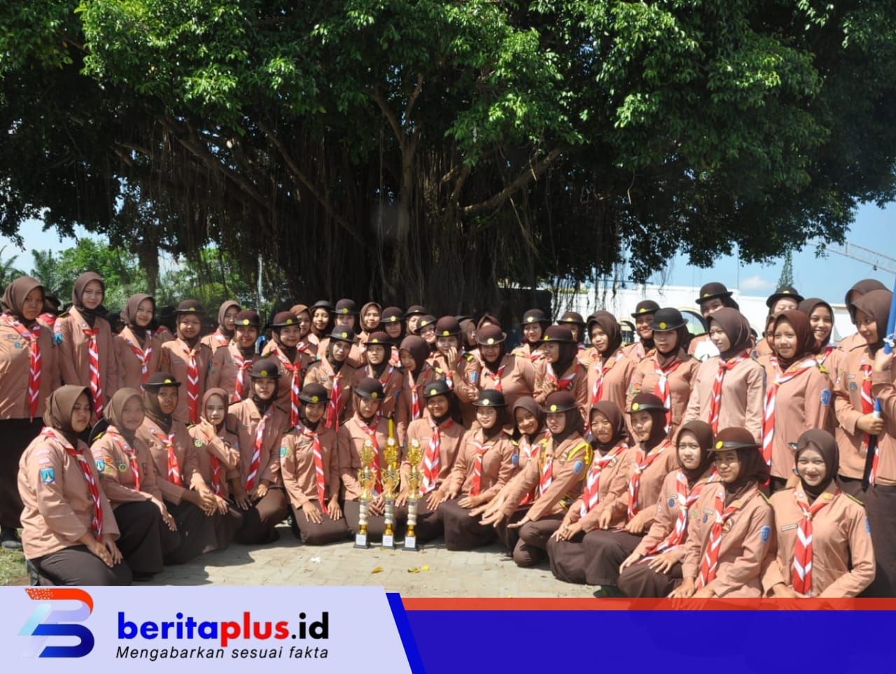 SMKN 2 Ponorogo Kembali Meraih Juara Lomba Gerak Jalan Hari Pramuka ke-64