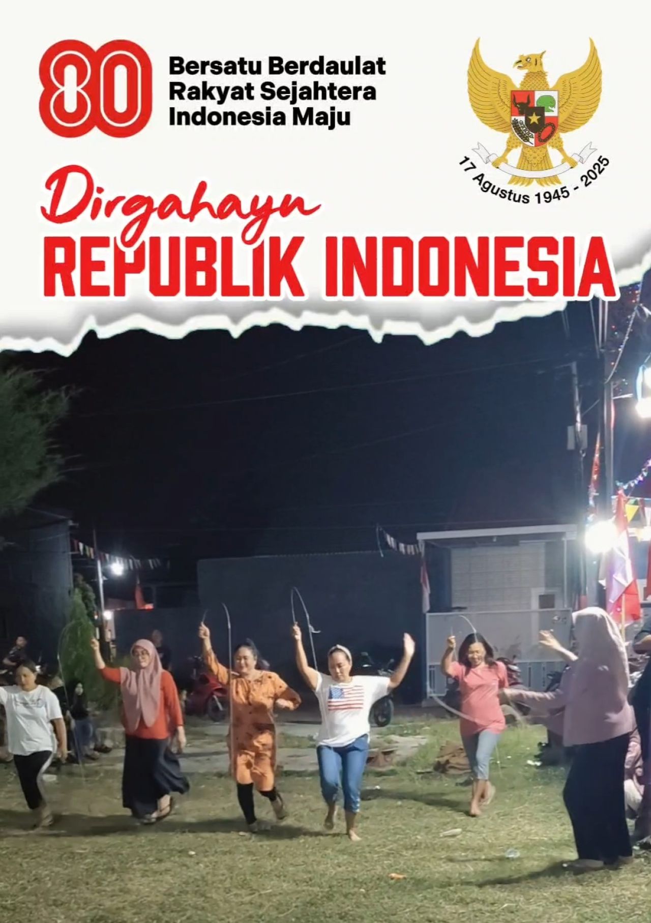 Semangat tak terbendung! Ibu Annet bersama ‘ras terkuat di dunia’ tampil penuh energi di lomba 17-an RT 08 Dusun Boteng.