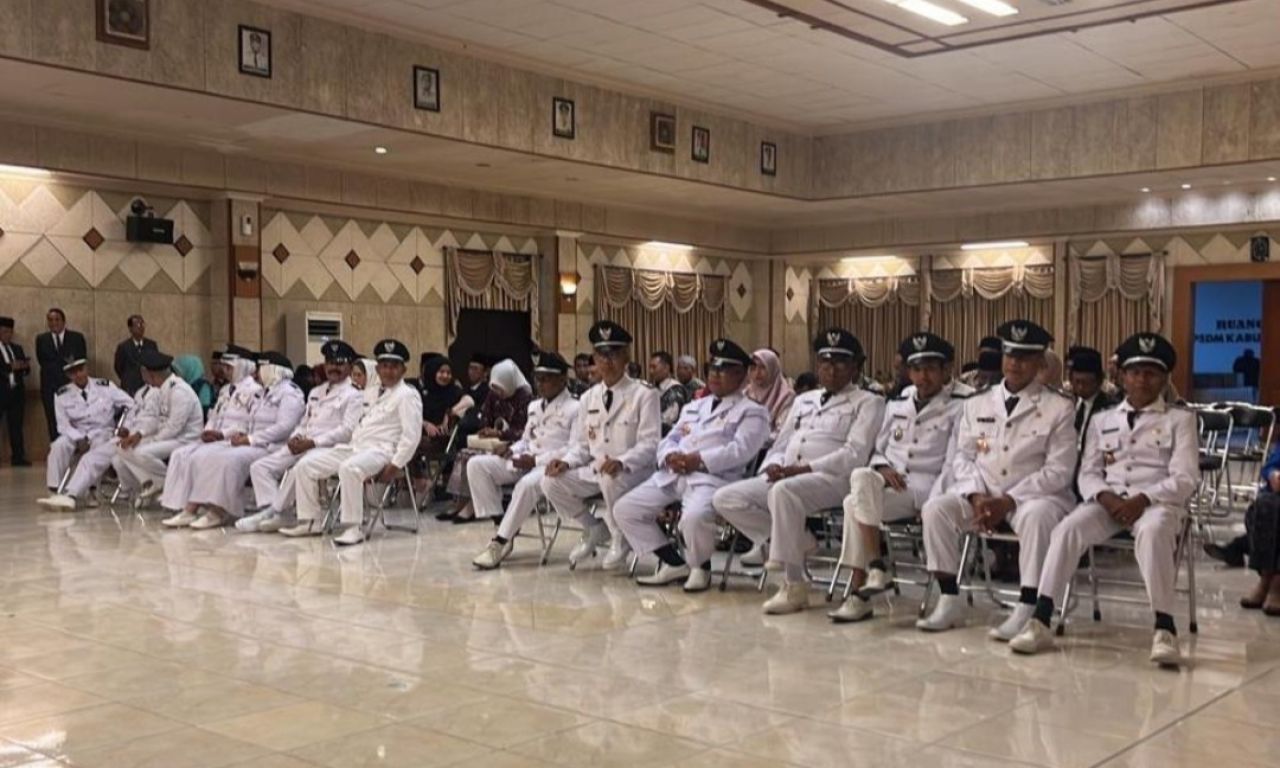 14 Kades yang dilantik kembali oleh Bupati Gresik (ist)