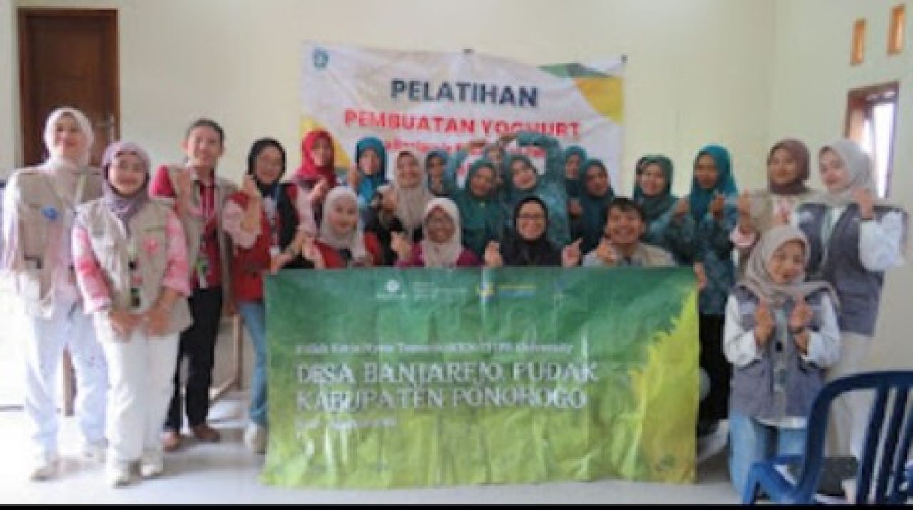 Foto : Mahasiswa IPB dalam rangka KKN di Desa Banjarejo Kec. Pudak Kab. Ponorogo JATIM