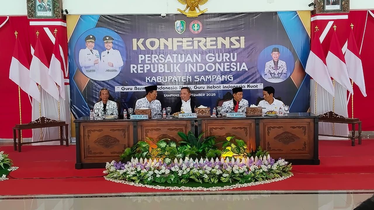 Bupati Sampang Buka Konferensi PGRI, Tekankan Peran Guru Cetak SDM Unggul