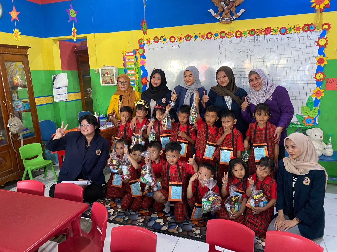 Tim Psikologi UWP Latih Anak TK di Surabaya Tolak Sentuhan Tak Pantas