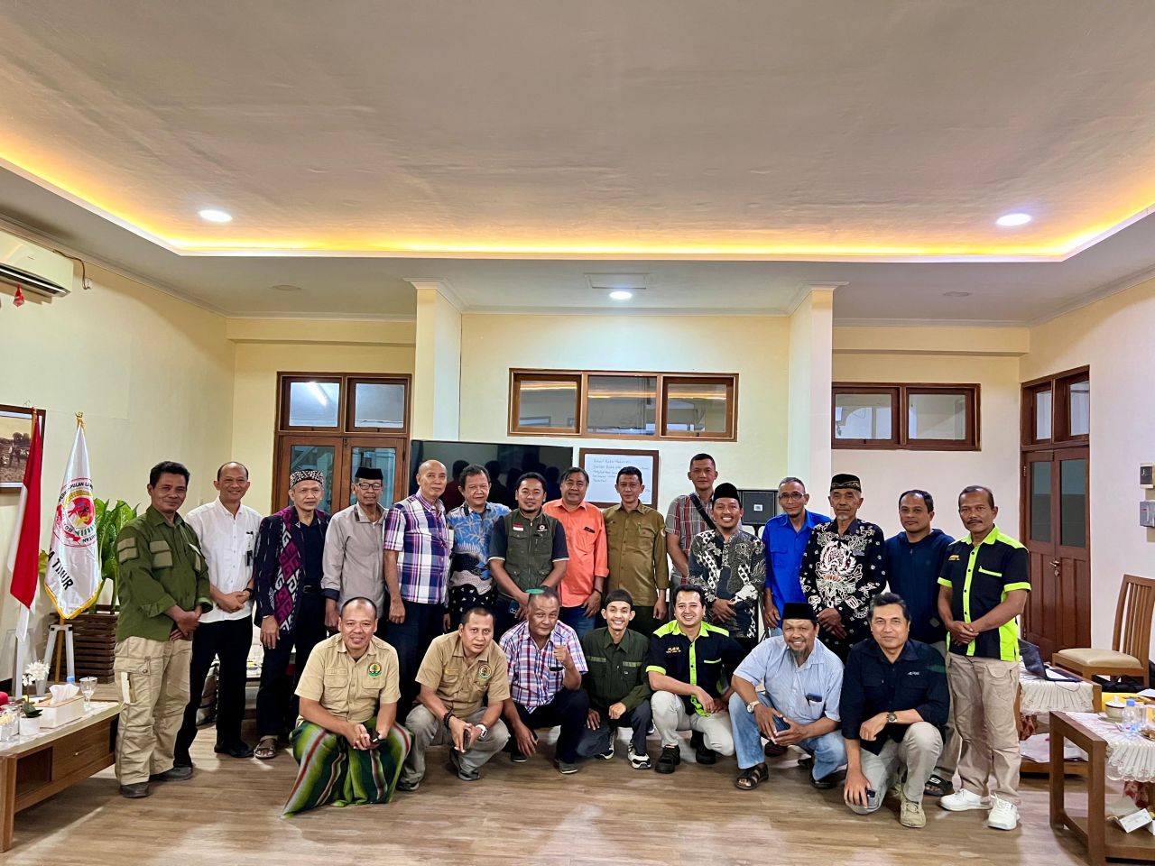 Foto bersama paska acara konsolidasi PLMDH SEJAWA
