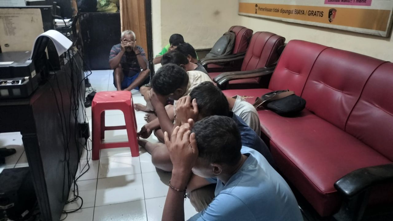 Delapan orang penjudi berhasil diamankan petugas